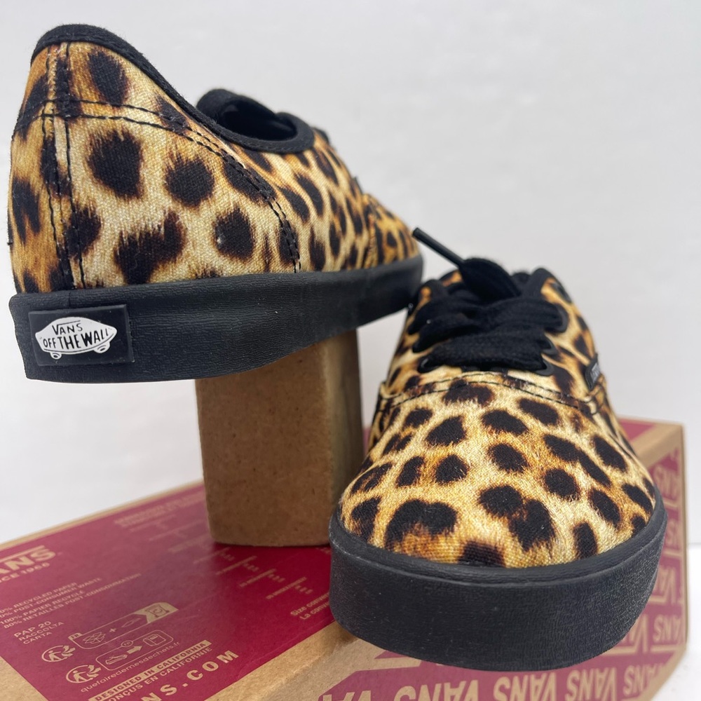 Vans Men’s Authentic Lowpro Sneakers 
Leopard 
Lifestyle, Low Profile - Picture 7 of 16